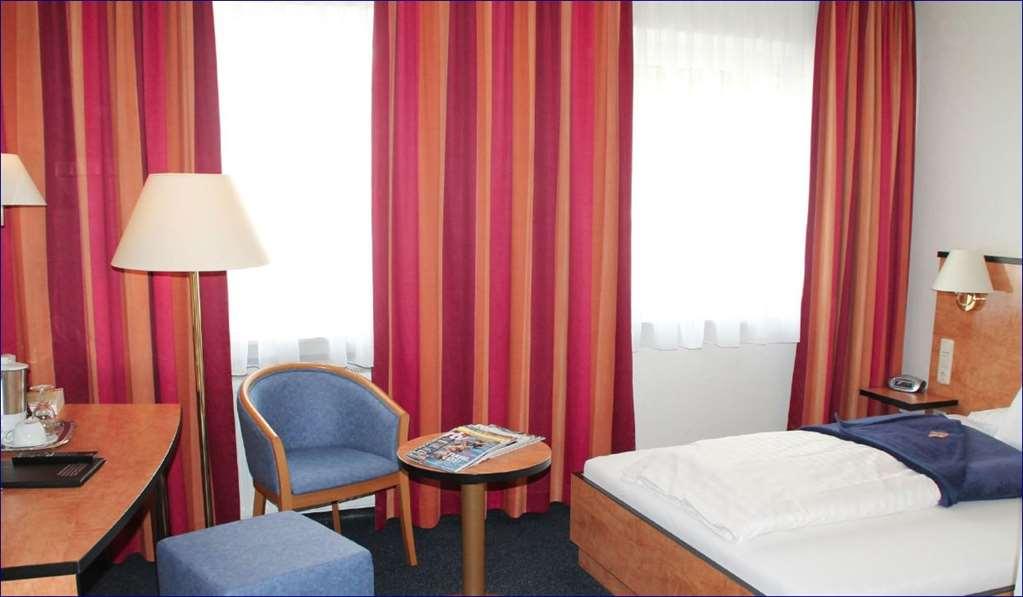 Trip Inn Hotel Zum Riesen Hanau Quarto foto