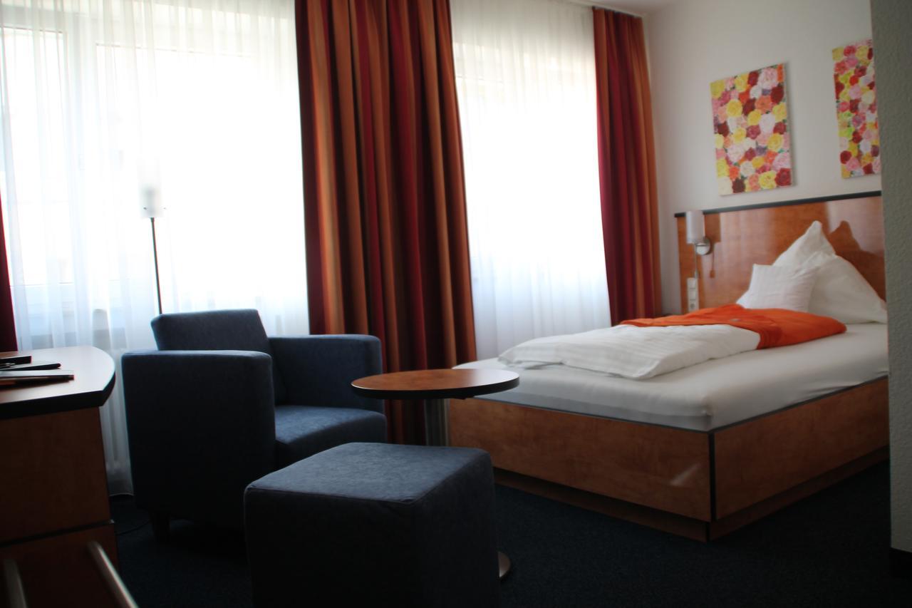 Trip Inn Hotel Zum Riesen Hanau Exterior foto